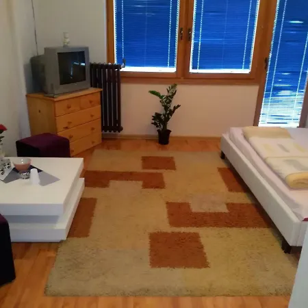 Tihe Noci Apartment *